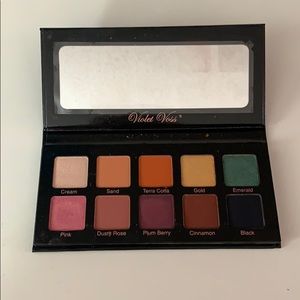 Violet Voss essentials eye shadow palette
